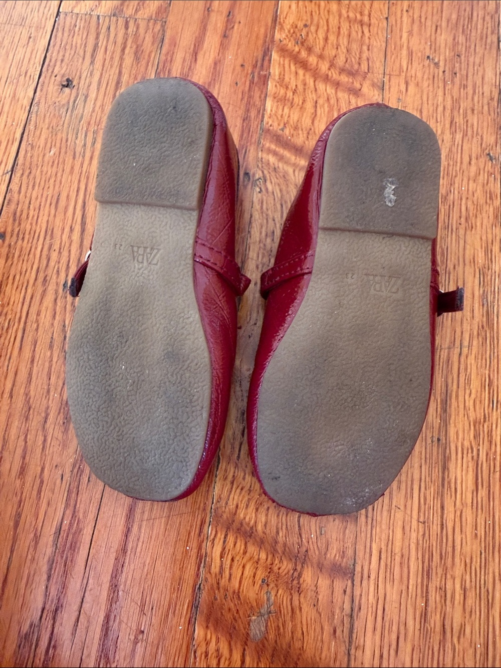 Girls Patent Mary Jane Dress Shoes in Deep Red - Picture 3 of 4